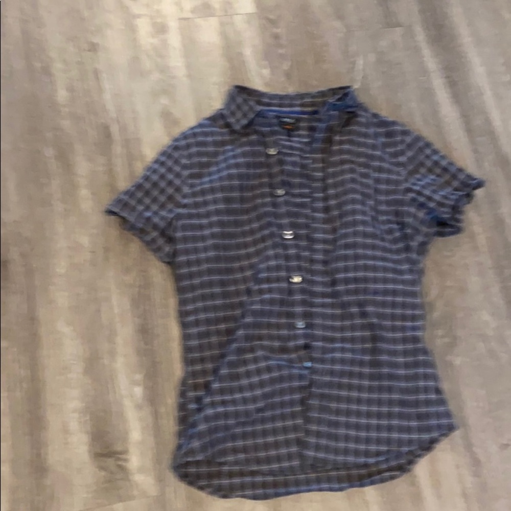 Apt 9 button up